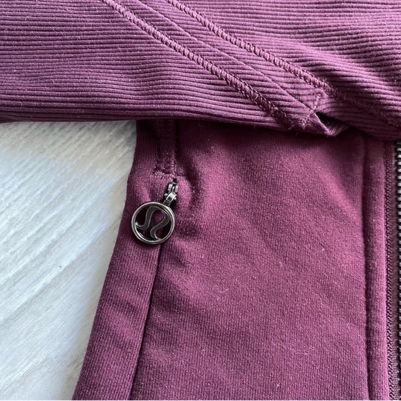 Lululemon Bhakti Yoga Jacket maroon - Picture 4 of 10
